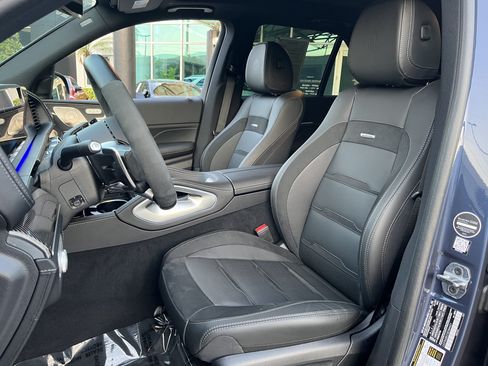 Used 2025 Mercedes-Benz GLE 53 AMG 4MATIC image 2