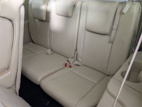 Used 2019 Toyota Highlander XLE image 27