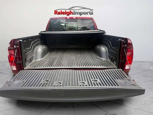 Used 2020 RAM 1500 Classic SLT AWD/4WD image 18