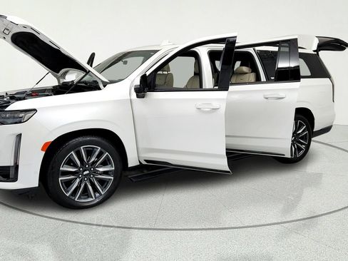 Certified 2023 Cadillac Escalade ESV Sport w/ Touring Package AWD/4WD image 9