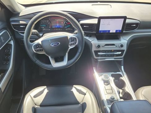 Certified 2024 Ford Explorer XLT w/ Equipment Group 202A AWD/4WD image 24