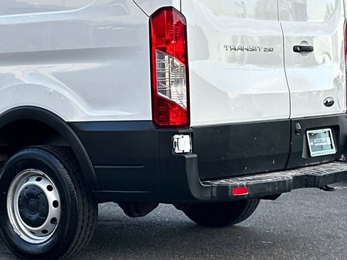 Used 2019 Ford Transit 250 130 Low Roof image 8