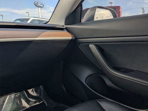 Used 2020 Tesla Model 3 Standard Range Plus RWD image 16