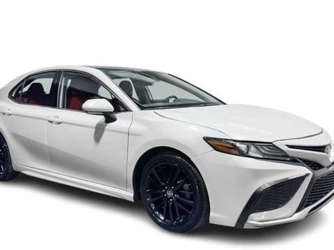 Used 2023 Toyota Camry XSE FWD image 7
