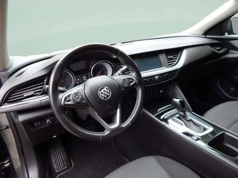 Used 2018 Buick Regal Preferred image 12