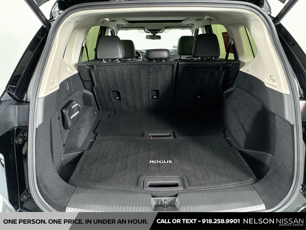Certified 2025 Nissan Rogue SL w/ Tech Package AWD/4WD image 27