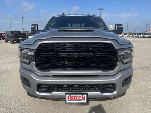 New 2024 RAM 2500 Limited image 9