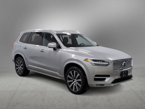 Used 2024 Volvo XC90 B5 Plus image 2