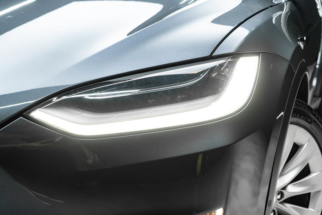 Used 2020 Tesla Model X Long Range AWD/4WD image 4