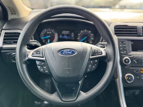 Used 2017 Ford Fusion SE image 17