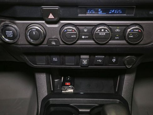 Used 2023 Toyota Tacoma TRD Sport AWD/4WD image 29