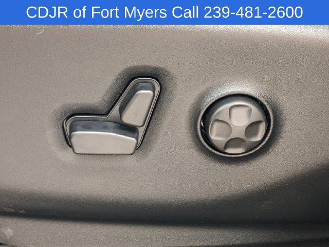 New 2026 Chrysler Pacifica Select FWD image 14