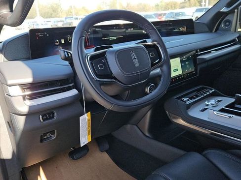 New 2025 Lincoln Navigator Reserve w/ Jet Appearance Package image 17