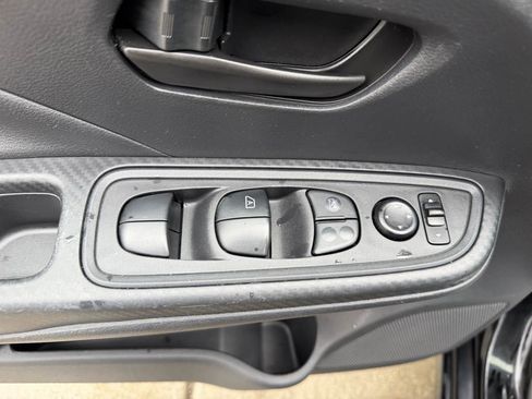 Used 2020 Nissan Versa S image 11