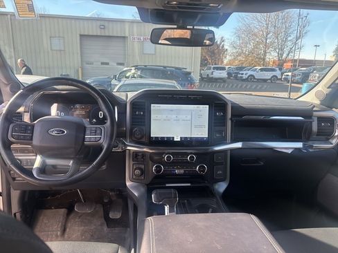 Used 2022 Ford F150 Lariat w/ Max Trailer Tow Package image 19