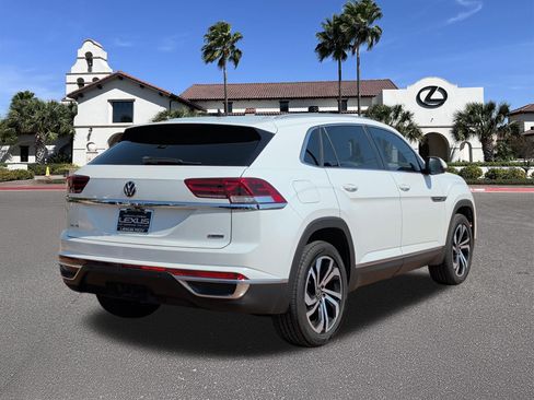 Used 2022 Volkswagen Atlas Cross Sport SEL AWD/4WD image 2
