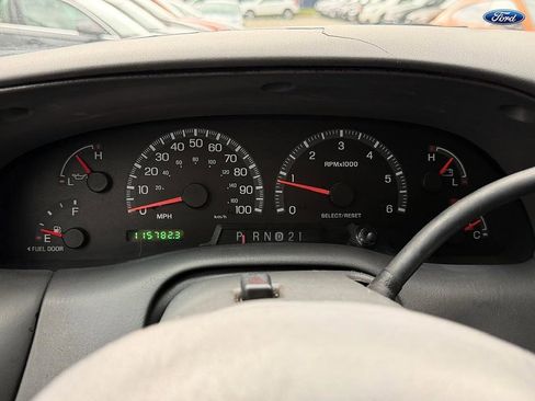 Used 2001 Ford F150 Lariat image 9