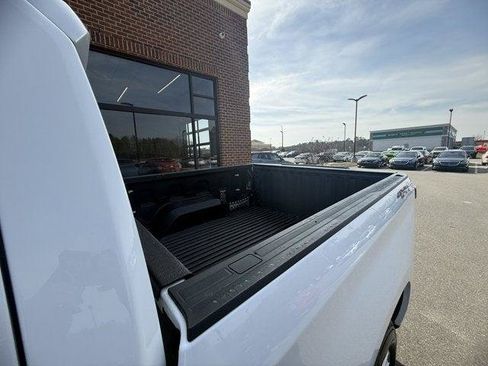 Used 2021 Chevrolet Silverado 1500 LTZ w/ LTZ Premium Package AWD/4WD image 15