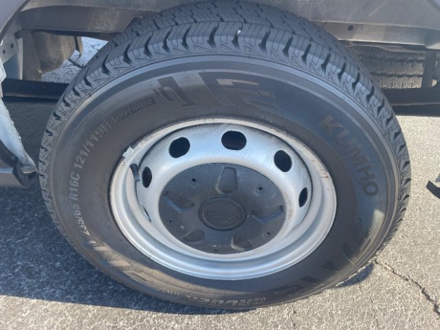 Used 2020 Ford Transit 150 XL RWD image 21