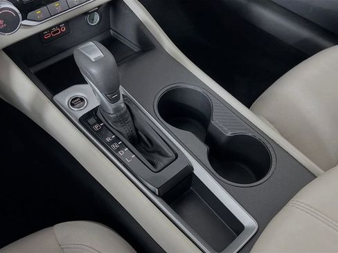 Used 2025 Nissan Altima 2.5 SV image 17