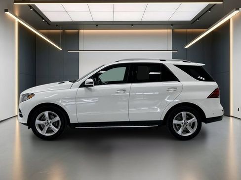Used 2018 Mercedes-Benz GLE 350 image 2