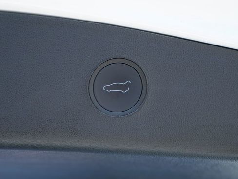 Used 2022 Tesla Model 3 Long Range AWD/4WD image 9