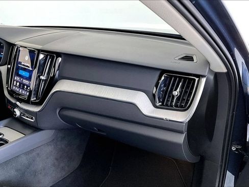 Used 2025 Volvo XC60 B5 Plus w/ Climate Package AWD/4WD image 19