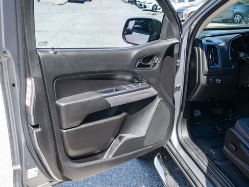 Used 2021 Chevrolet Colorado LT RWD image 25