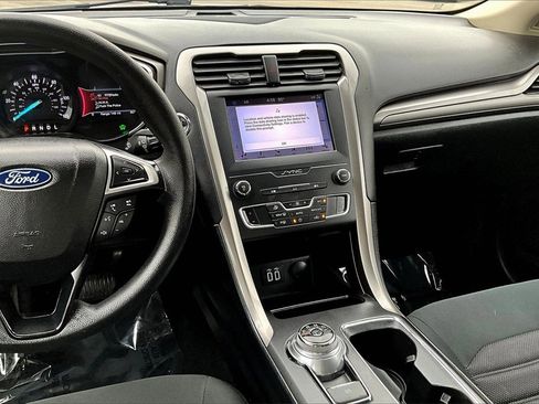 Certified 2019 Ford Fusion SE image 6