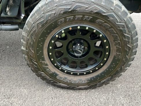 Used 2014 Jeep Wrangler Unlimited Sahara w/ Connectivity Group AWD/4WD image 33