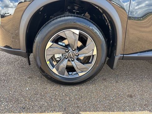 New 2026 Nissan Rogue SV image 8