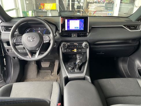 Used 2023 Toyota RAV4 SE w/ SE Grade Weather Package AWD/4WD image 11