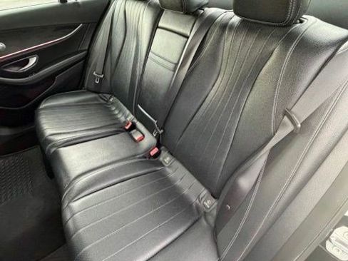 Used 2017 Mercedes-Benz E 300 4MATIC image 7