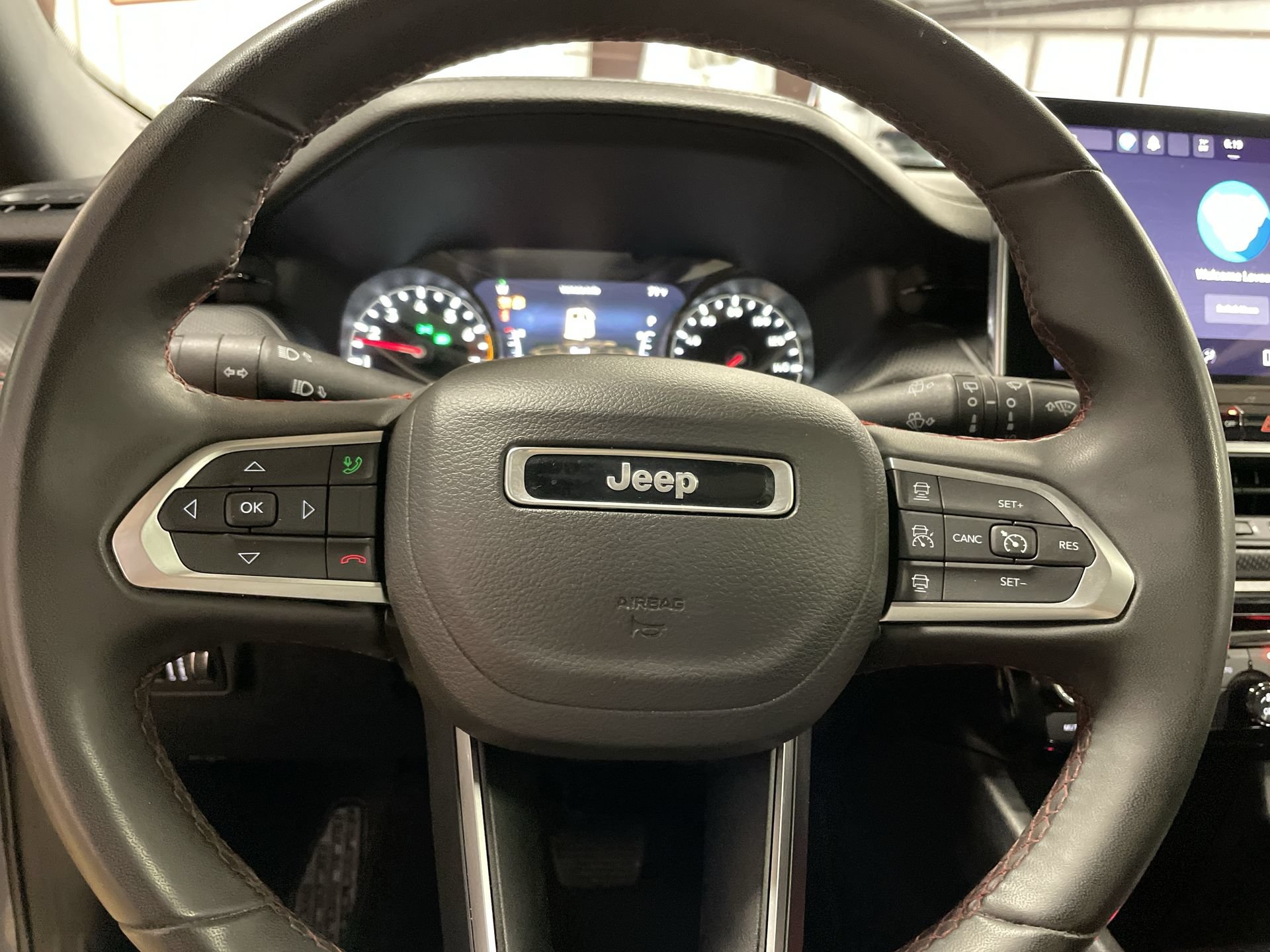 Used 2024 Jeep Compass Trailhawk w/ Sun and Sound Group AWD/4WD image 17