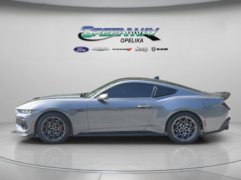 Used 2025 Ford Mustang GT RWD image 4