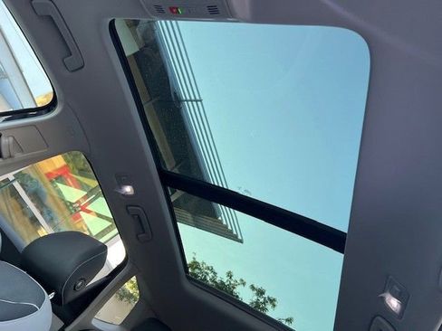 New 2025 Volkswagen Taos SE image 34