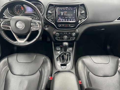 Used 2019 Jeep Cherokee Limited w/ Luxury Group AWD/4WD image 10