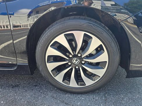Used 2017 Honda Accord Touring image 13