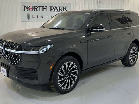 New 2025 Lincoln Navigator Black Label image 5