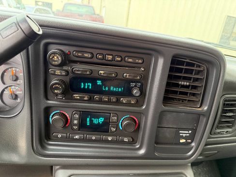 Used 2007 GMC Sierra 2500 SLE w/ Heavy-Duty Power Package image 8