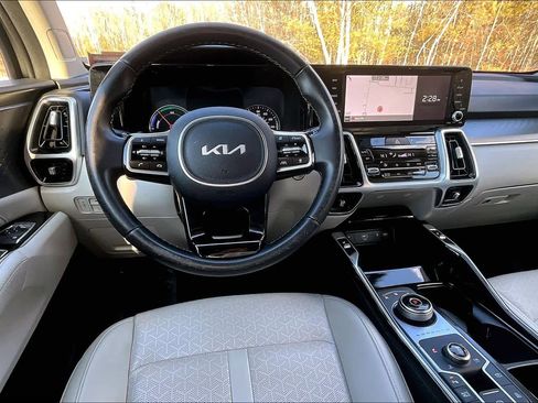 Used 2022 Kia Sorento SX image 5