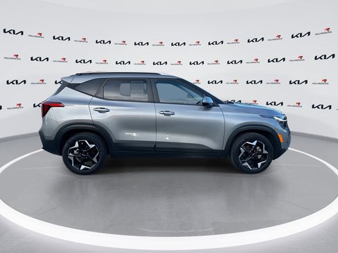 Used 2025 Kia Seltos S FWD image 9