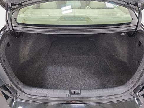 Used 2017 Honda Accord LX image 34