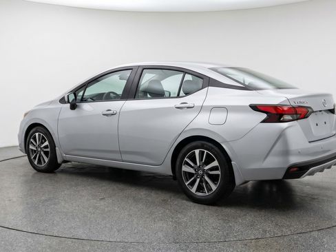 Used 2025 Nissan Versa SV image 5