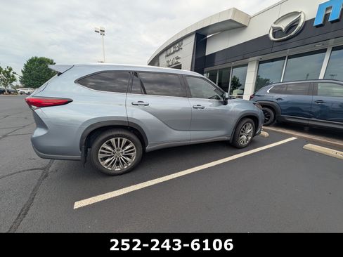 Used 2021 Toyota Highlander Platinum AWD/4WD image 5