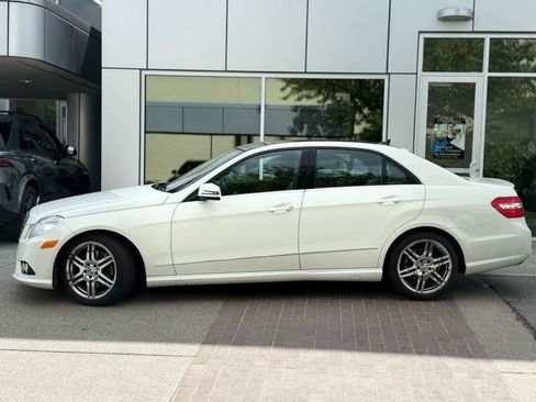 Used 2010 Mercedes-Benz E 350 Sedan image 4