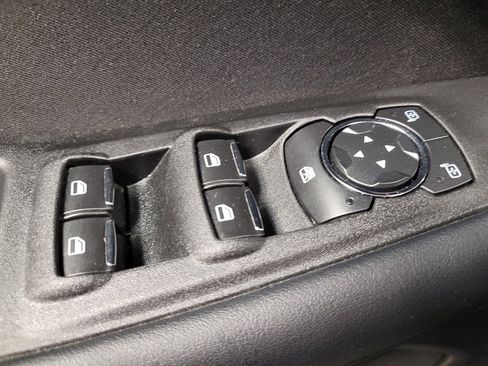 Used 2019 Ford Edge SE FWD image 27