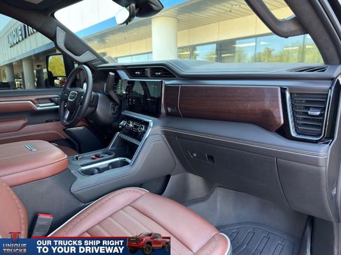 Used 2024 GMC Sierra 3500 Denali Ultimate image 29
