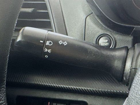 Used 2021 Subaru Crosstrek 2.0i AWD/4WD image 12