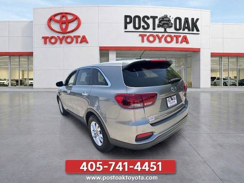 Used 2019 Kia Sorento FWD V6 image 8